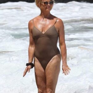 “Reason for gossiping they said”: Goldie Hawn, 77 years old, posted photos of her vacation in a swimsuit. “Reason for gossiping they said”: Goldie Hawn, 77 years old, posted photos of her vacation in a swimsuit.